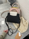 Сумка женская Capucines Louis Vuitton Артикул LUX-107220. Вид 7