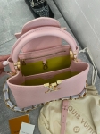 Сумка женская Capucines Louis Vuitton Артикул LUX-107219. Вид 3