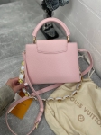 Сумка женская Capucines Louis Vuitton Артикул LUX-107219. Вид 4