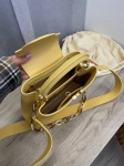 Сумка женская Capucines Louis Vuitton Артикул LUX-107215. Вид 7