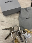 Брелок Balenciaga Артикул LUX-107371. Вид 3