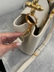 Сумка женская Capucines, 27 см Louis Vuitton Артикул LUX-108800. Вид 5