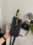 Сумка женская Capucines, 27 см Louis Vuitton Артикул LUX-108798. Вид 3