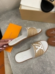 Шлепанцы Louis Vuitton Артикул LUX-108327. Вид 3