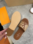 Шлепанцы Louis Vuitton Артикул LUX-108325. Вид 4
