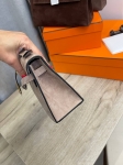 Сумка женская  Kelly Pochette, GHW Hermes Артикул LUX-108388. Вид 3