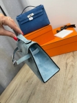 Сумка женская  Kelly Pochette, GHW Hermes Артикул LUX-108383. Вид 2