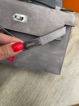 Сумка женская  Kelly Pochette, GHW Hermes Артикул LUX-108382. Вид 7