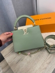 Сумка женская Capucines Louis Vuitton Артикул LUX-109044. Вид 1