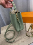 Сумка женская Capucines Louis Vuitton Артикул LUX-109044. Вид 8