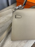 Сумка женская Kelly, 25, PHW Epsom leather Hermes Артикул LUX-109380. Вид 2