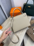 Сумка женская Kelly, 25, PHW Epsom leather Hermes Артикул LUX-109380. Вид 4