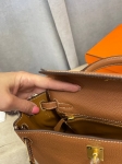 Сумка женская  Kelly 25, GHW Togo Hermes Артикул LUX-109378. Вид 7