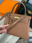 Сумка женская  Kelly 25, GHW Togo Hermes Артикул LUX-109378. Вид 8