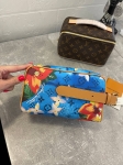 Несессер Louis Vuitton Артикул LUX-110427. Вид 3
