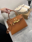Сумка женская Kelly, 28, GHW Epsom leather Hermes Артикул LUX-111986. Вид 1
