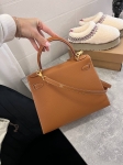 Сумка женская Kelly, 28, GHW Epsom leather Hermes Артикул LUX-111986. Вид 4
