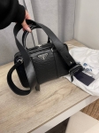 Сумка женская Prada Артикул LUX-112874. Вид 1