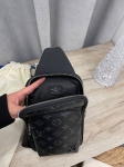 Сумка-слинг  Louis Vuitton Артикул LUX-113049. Вид 4