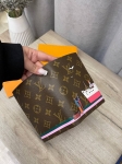 Обложка на паспорт Louis Vuitton Артикул LUX-114158. Вид 2