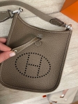 Сумка женская  Evelyne mini Hermes Артикул LUX-114427. Вид 2