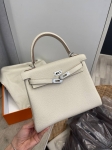 Сумка женская  Kelly, 25, PHW Togo leather Hermes Артикул LUX-114513. Вид 1