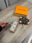 Брелок Louis Vuitton Артикул LUX-114615. Вид 3