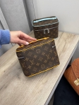 Несессер  Nice mini из вощеной канвы Monogram Macassar Louis Vuitton Артикул LUX-114840. Вид 4