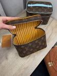Несессер  Nice mini из вощеной канвы Monogram Macassar Louis Vuitton Артикул LUX-114840. Вид 5