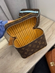 Несессер  Nice mini из вощеной канвы Monogram Macassar Louis Vuitton Артикул LUX-114840. Вид 9