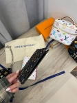 Обложка на паспорт  Louis Vuitton Артикул LUX-115680. Вид 2