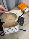 Косметичка  Louis Vuitton Артикул LUX-115683. Вид 6