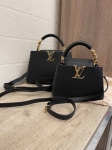 Сумка женская Capucines, 21 см Louis Vuitton Артикул LUX-115798. Вид 1