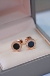Серьги из розового золота с вставкой из оникса или перламутра Bvlgari Артикул LUX-116343. Вид 1