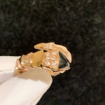 Кольцо Serpenti — это ювелирное изделие в дизайне бренда, вдохновлённое образом змеи  Bvlgari Артикул LUX-116353. Вид 3