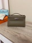 Сумка женская Kelly Pochette Taupe color Hermes Артикул LUX-118589. Вид 1