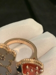 Кольцо Lucky Spring Between the Finger™ Van Cleef Артикул LUX-118979. Вид 5