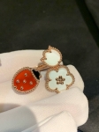 Кольцо Lucky Spring Between the Finger™ Van Cleef Артикул LUX-118979. Вид 3