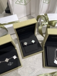 Серьги  Van Cleef Артикул LUX-122546. Вид 1