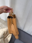 Сумка женская Capucines  Louis Vuitton Артикул LUX-123302. Вид 3