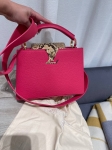 Сумка женская Capucines  Louis Vuitton Артикул LUX-123303. Вид 2