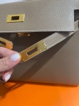 Сумка женская  Kelly, 28, PHW Epsom leather  Hermes Артикул LUX-123802. Вид 5