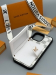 Чехол на Iphone 16 pro max  Louis Vuitton Артикул LUX-125793. Вид 2