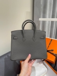 Сумка женская Birkin 25, Togo, РHW Hermes Артикул LUX-126096. Вид 3