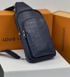 Сумка-слинг из натуральной кожи крокодила  Louis Vuitton Артикул LUX-127084. Вид 1