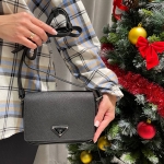 Сумка женская Prada Артикул LUX-127308. Вид 1