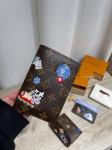 Обложка на паспорт Louis Vuitton Артикул LUX-127836. Вид 1