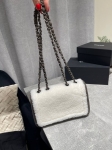 Сумка женская Chanel Артикул LUX-128635. Вид 3