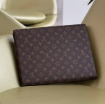 Папка 32,5x26x3,5 см  Louis Vuitton Артикул LUX-129257. Вид 2