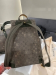Рюкзак Christopher  Louis Vuitton Артикул LUX-129704. Вид 3